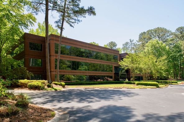 Brookside Office Building: 200 Westpark Dr, Peachtree City, GA 30269